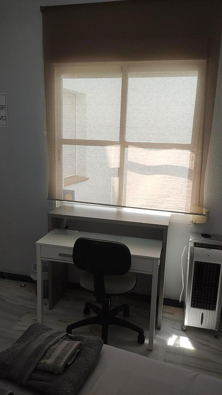 Doble Con Bano Privado En Casa Clara *